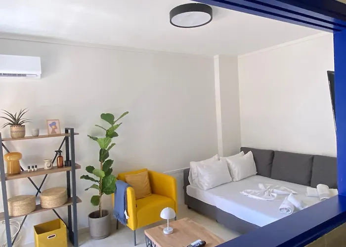 Blue Cozy Nest Daire Rhodes City